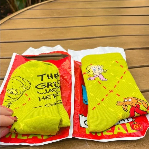 McDonald's Festive Grinch Meal Bags with Red and Blue - Picture 4 of 6